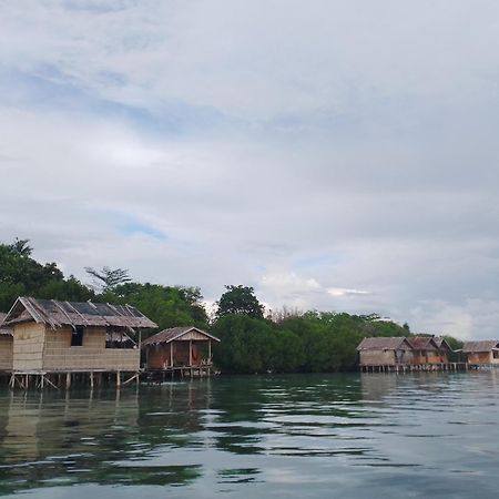 Arborek Diving Homestay R4 Besir Exteriör bild