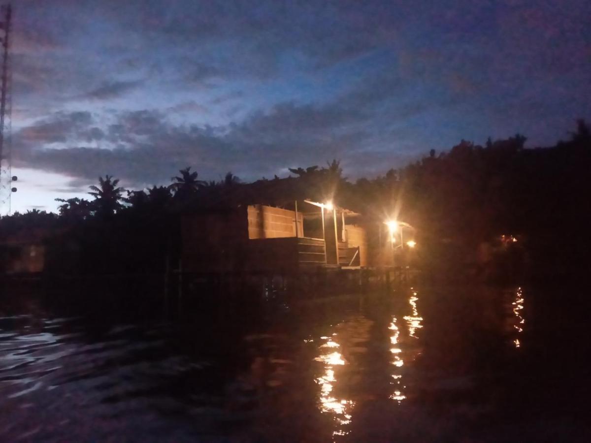 Arborek Diving Homestay R4 Besir Exteriör bild