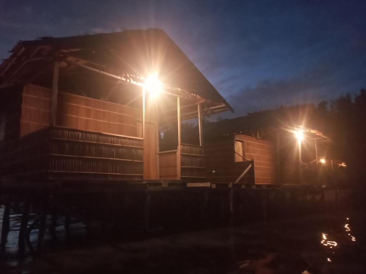 Arborek Diving Homestay R4 Besir Exteriör bild