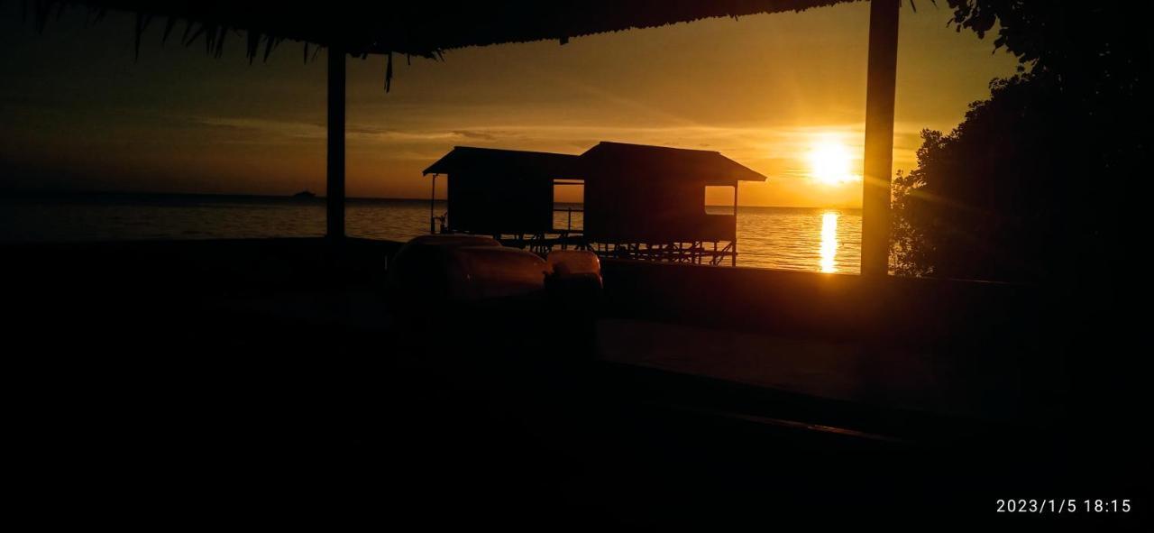Arborek Diving Homestay R4 Besir Exteriör bild